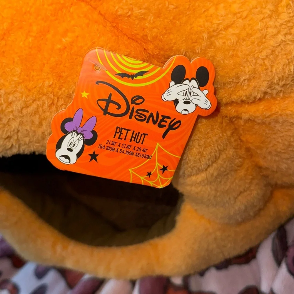 Disneys Mickey Mouse pumpkin rare HTF Halloween limited edition dog bed
